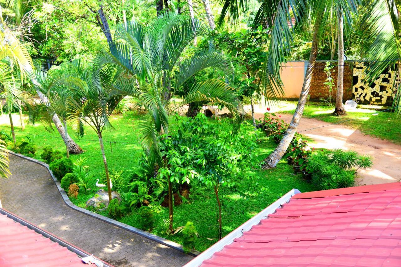 Little Villa Hotel Wadduwa Luaran gambar